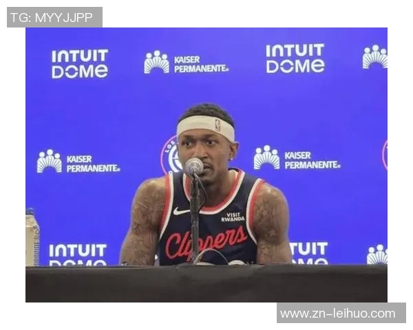 比尔上场时快船防守如同多了一道自动感应门的深度解读